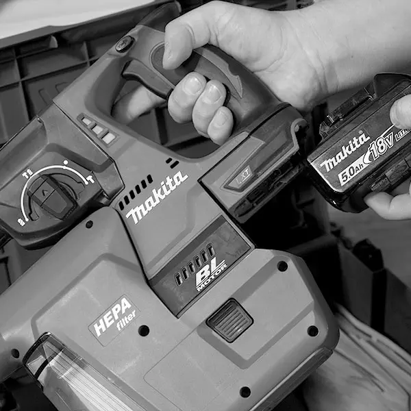elbmonteure-Service-zeitarbeit-personalvermittlung-heizung-sanitaer-elektro-klima-lueftung-telefon-inner-maschinen-bw-600x600-2-hell elbmonteure-Service-zeitarbeit-personalvermittlung-heizung-sanitaer-elektro-klima-lueftung-telefon-inner-maschinen-bw-600x600-2-hell